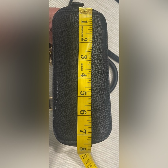 Betsy Johnson Black Crossbody
Floral Pattern Lining
Adorable purse
New No Tags - Picture 13 of 13